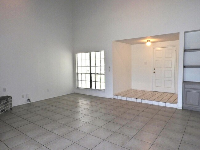 Foto del edificio - 2107 Creekshire Dr