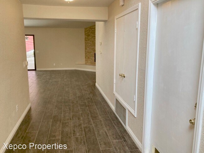 Building Photo - 3 br, 3 bath House - 53885 Avenida Mendoza
