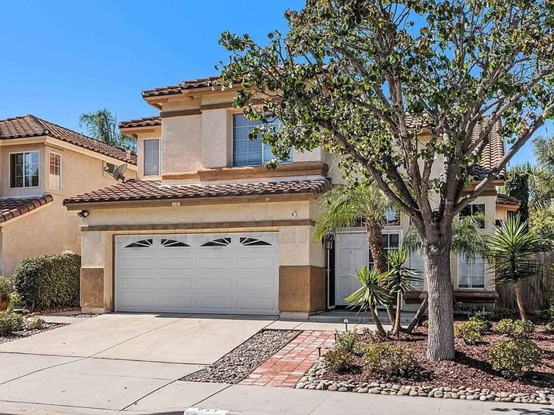 Foto principal - Luxurious 5-Bedroom Rancho Del Oro Home wi...