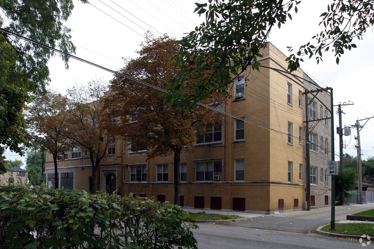 Primary Photo - 7903 S Luella Ave