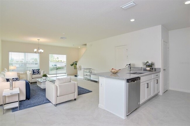 Building Photo - 402 Sequoia Dr