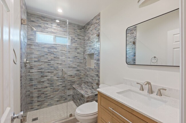 Foto del edificio - Newly Remodeled 3BD Home Near CSUN with Private Yard