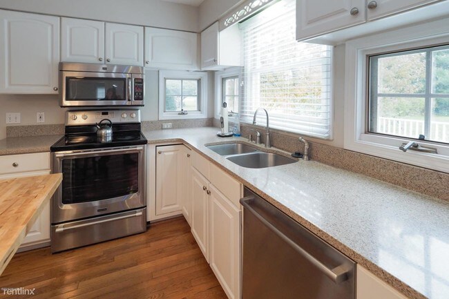 Foto del edificio - 4 br, 3.5 bath House - 7572 Dunross Dr