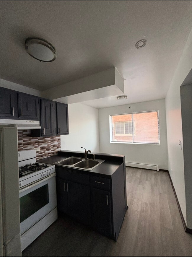 Building Photo - 3060 Bernice Ave