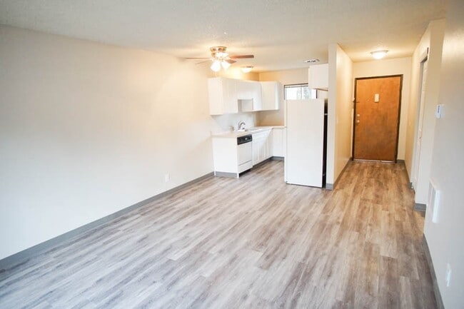 Building Photo - 1 Bdr w/Large Closets, DW, & Private Balcony!