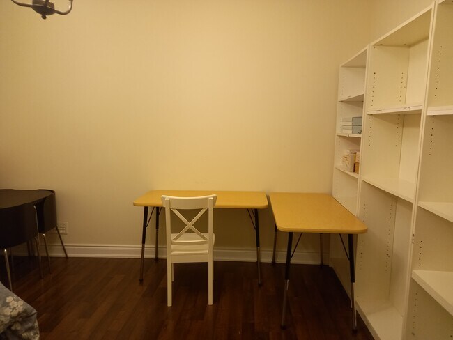 Building Photo - 207 Canyon Hill Av