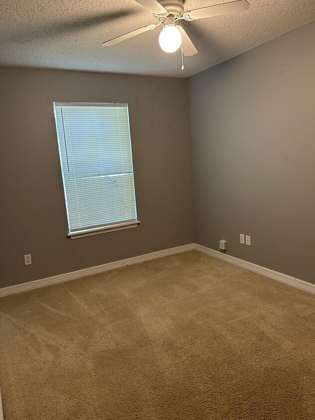 Foto principal - 1309 W Kentucky Ave