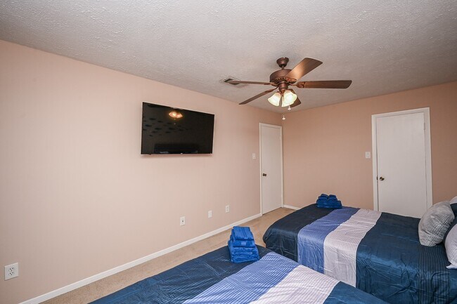 Foto del edificio - 19414 Dianeshire Dr