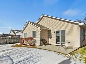 Building Photo - 10765 Empress St
