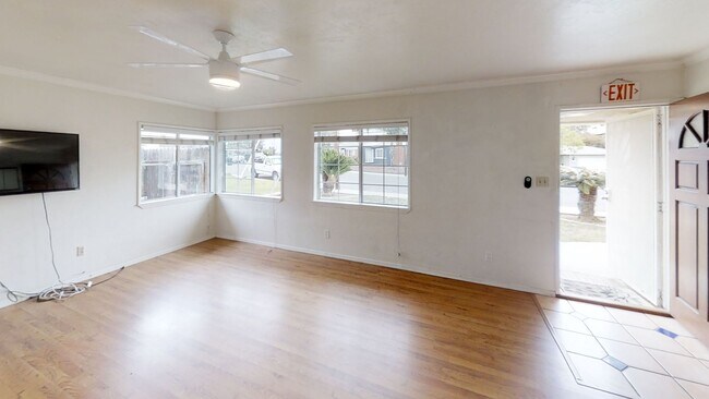 Foto del edificio - 3BD/2BA, Large Rooms, Patio!