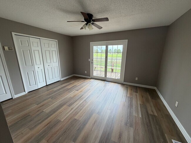 Foto del edificio - 621 Goldenview Dr