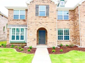 Building Photo - 3717 Malibu Dr