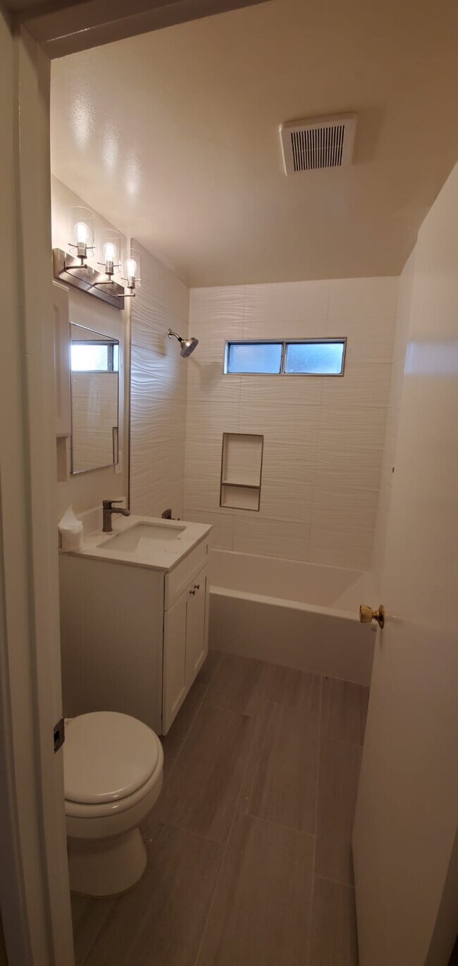 bathroom - 4330 Borina Dr