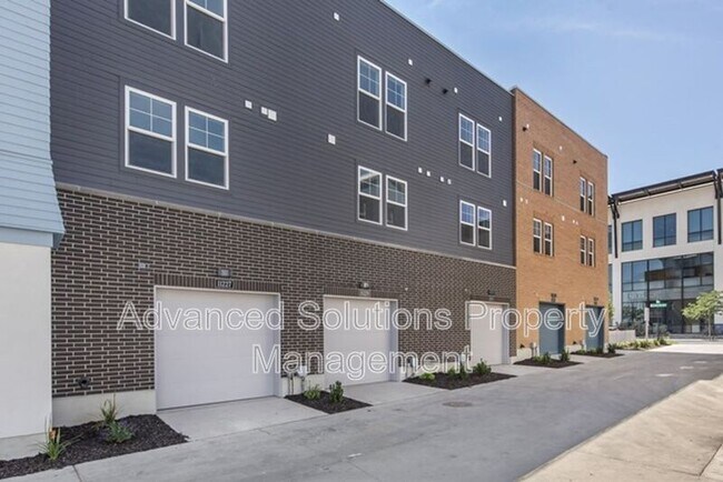Building Photo - 11227 S Kestrel Rise Rd