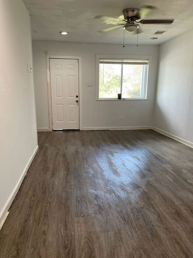 Foto principal - 7814 Richland Dr