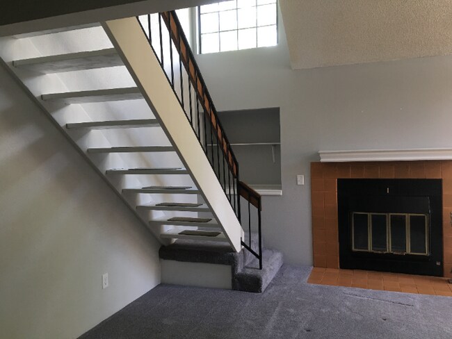 Building Photo - 4725 Spine Rd