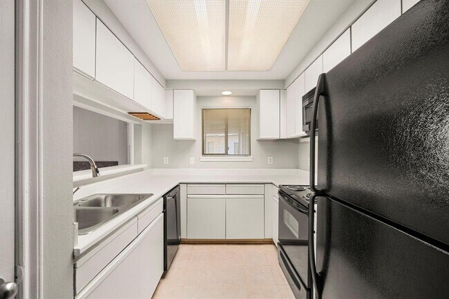Building Photo - 4144 Greystone Way