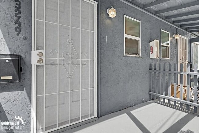 Building Photo - Updated 1Bdm 1Ba Home in San Diego! - MI Special