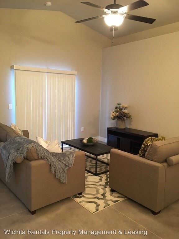 Foto del edificio - 3 br, 2 bath House - 2814 E. 45th Ct. N