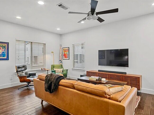 Foto del edificio - 5922 Hudson St