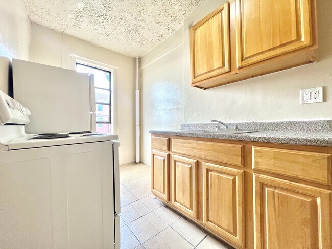 Foto del edificio - 882 Bryant Ave