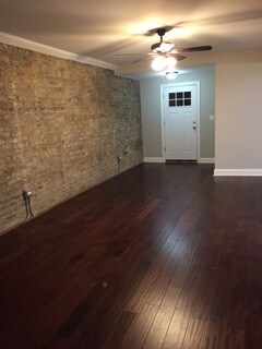 Building Photo - 5806 N Kenmore Ave