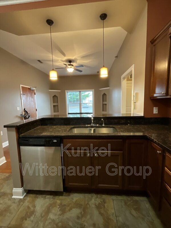 Foto del edificio - 409 W Washington St