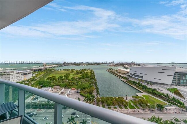 Foto del edificio - 900 Biscayne Blvd