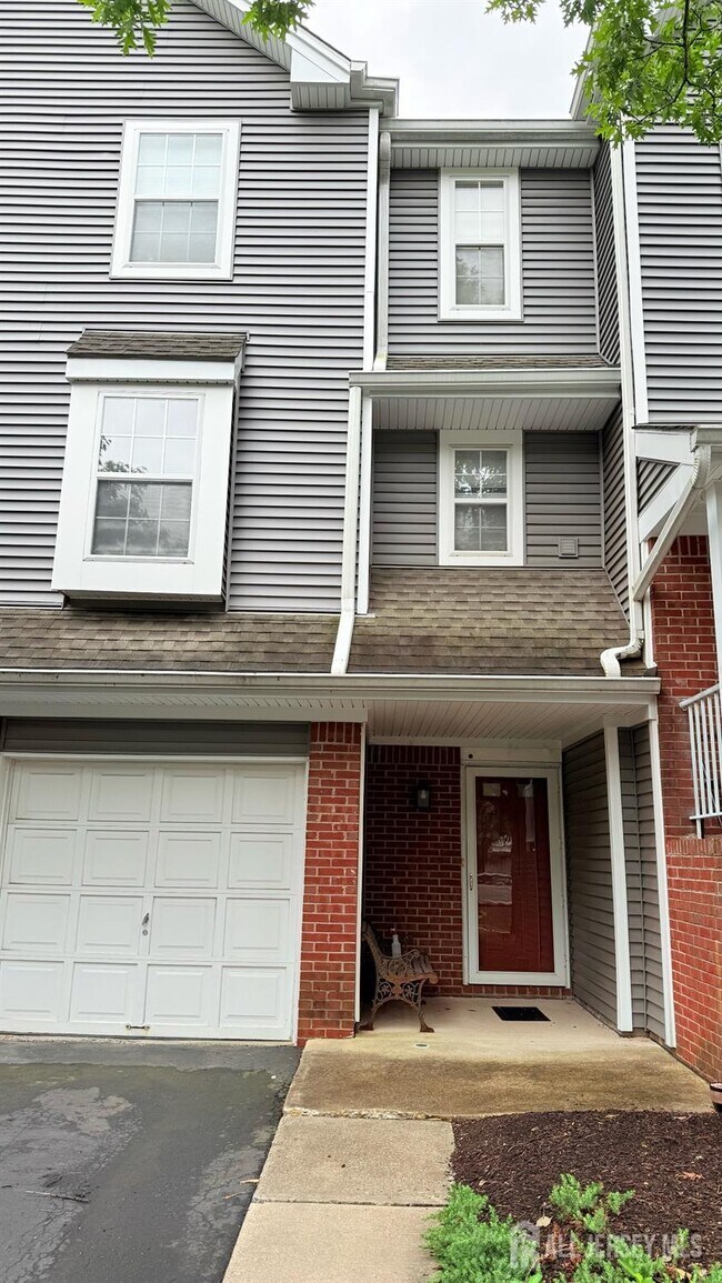 Foto del edificio - 0-75 W Shrewsbury Pl