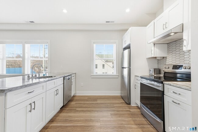 Building Photo - 82 Wall St