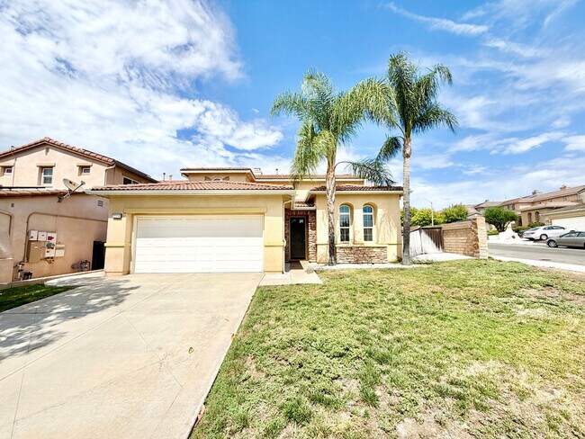 Foto del edificio - Spacious 5 Bedroom 3 Bathroom Home with 3 Car Tandem Garage in the Greens Community at SCGA Golf ...