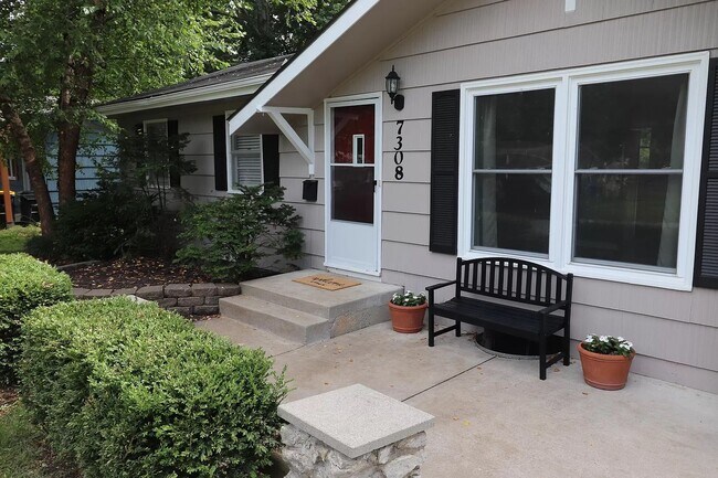 Foto del edificio - 7308 Larsen Ln