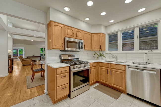 Foto del edificio - 4565 E Mexico Ave