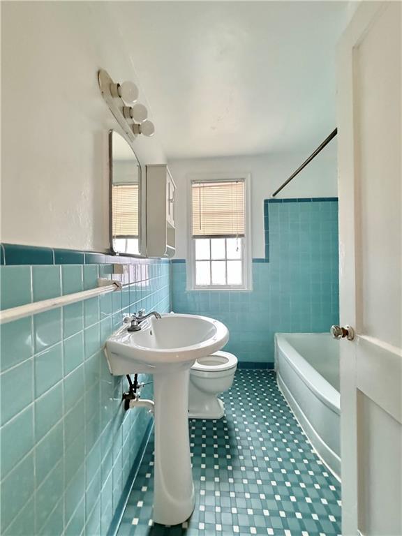 Building Photo - 60 Delmont Dr NE