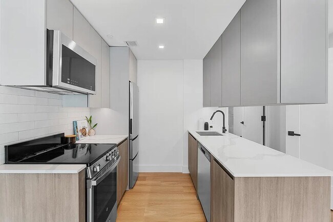 Building Photo - 63 Pitt St