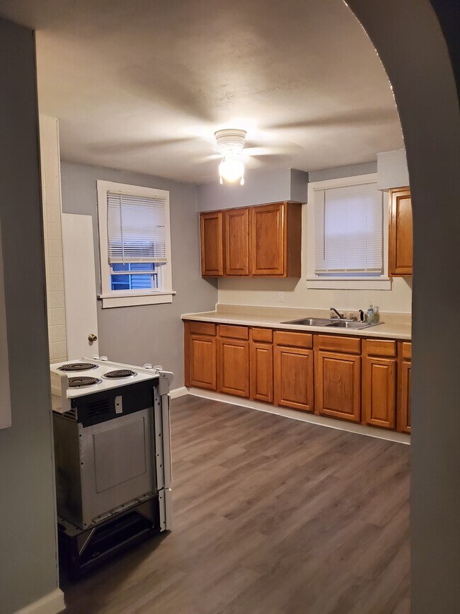 Kitchen - 417 N 17th St