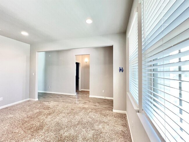 Foto del edificio - 1841 Harvest Knoll Ln
