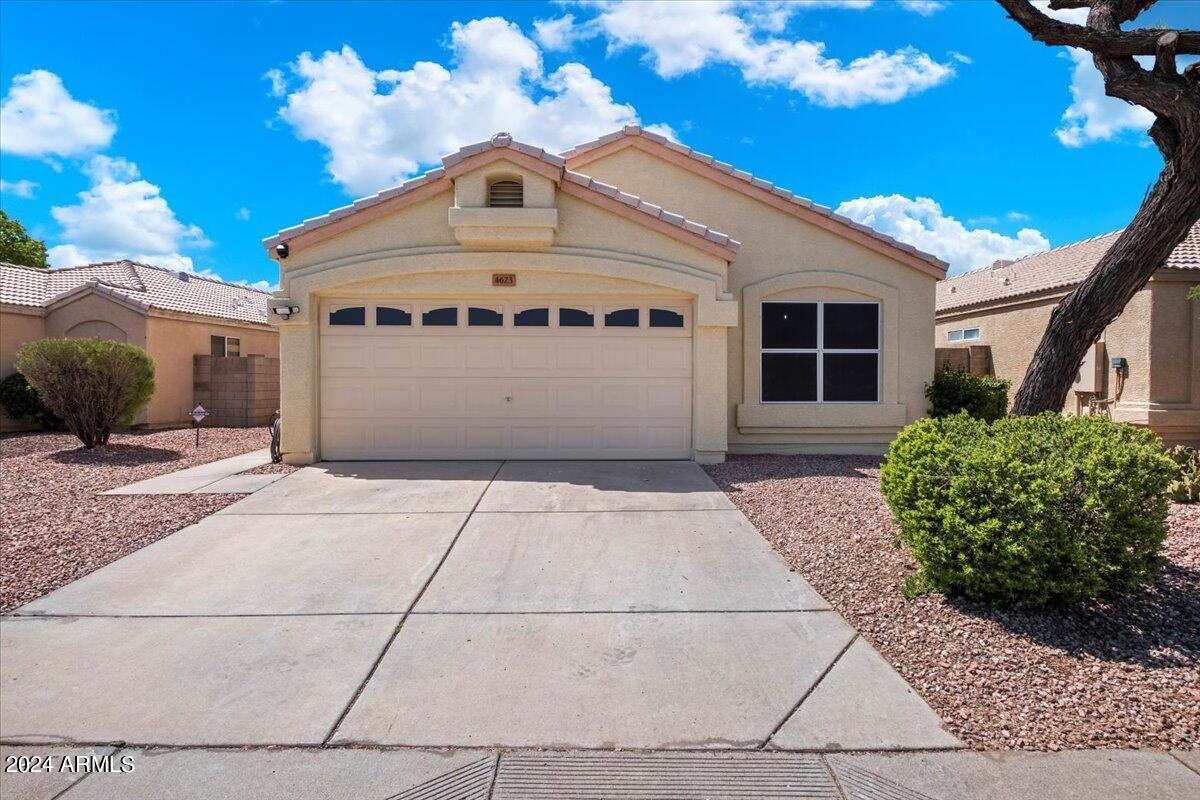 Foto principal - 4623 E Desert Wind Dr.