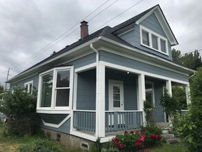 Building Photo - 2537 Valencia St