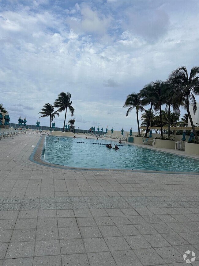Building Photo - 2501 S Ocean Dr