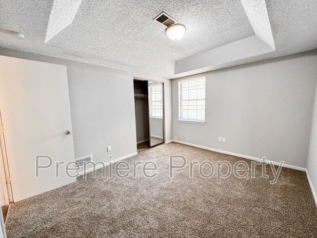 Building Photo - 9124 E 85 St