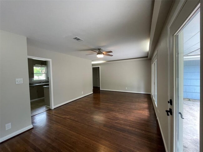 Building Photo - 3229 Westridge St