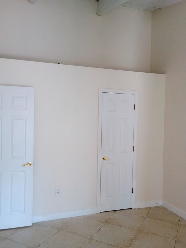 Building Photo - 500 N Jefferson Ave
