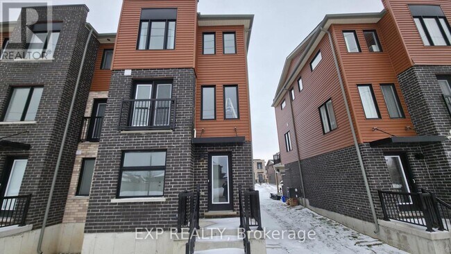 Photo du bâtiment - 111 Fairlane Ave