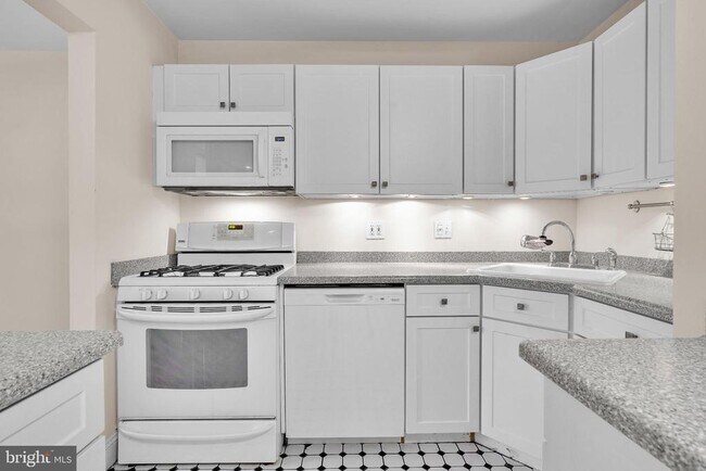 Building Photo - 1439 Northgate Square