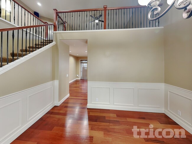 Building Photo - 29261 SW Charlotte Ln