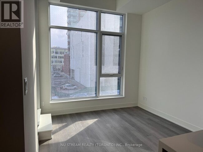 Building Photo - 38-338 Andre de Grasse St