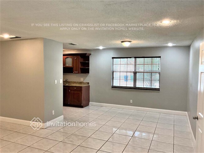 Foto del edificio - 11600 NW 27th Ct
