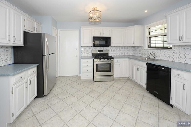 Building Photo - 174 Delhagen Ct