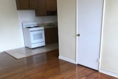 Primary Photo - 424 Essex St